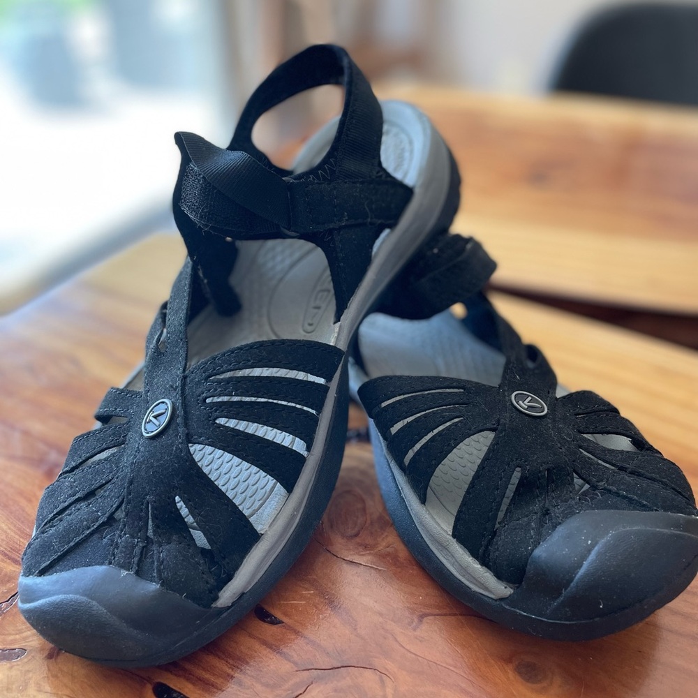 Women’s Keen Sandals 8.5
